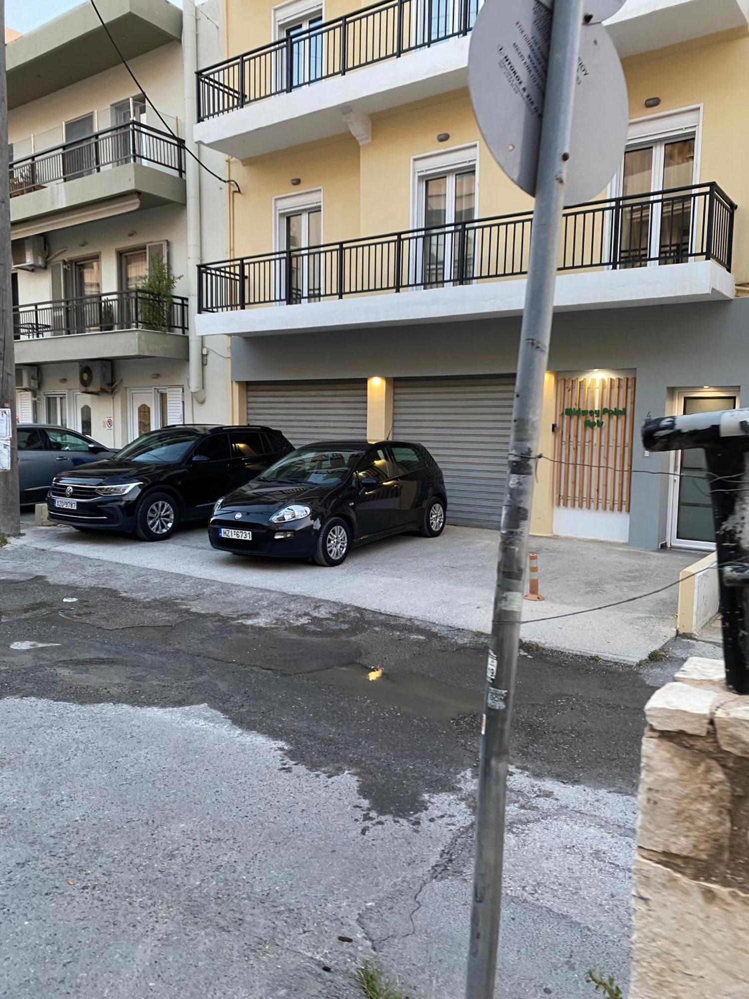 Midway Point Apts Heraklion (Crete) Exterior foto